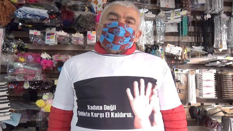 ‘Yürüyen Adam’dan ‘kadına şiddet tepkisi