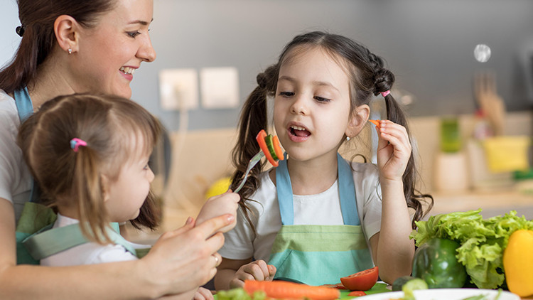 Pandemide evde kalan çocuklar için beslenmede nelere dikkat edilmeli
