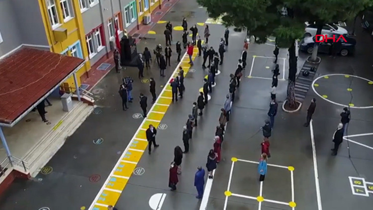 Son dakika: 81 ilde tüm okullarda İstiklal Marşı okundu Son dakika: 81 ilde tüm okullarda İstiklal Marşı okundu