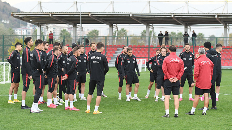 Ümit Milli Futbol Takımının hazırlık kampı aday kadrosu açıklandı Ümit Milli Futbol Takımının hazırlık kampı aday kadrosu açıklandı
