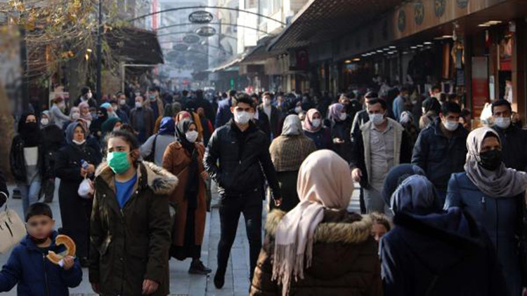 Gaziantepte çarşılarda yoğunluk