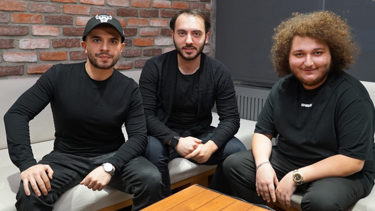 Ali Biçimden Saba Tümer itirafı: Fotoğraflarına inanılmaz like’lar atıyorum Ali Biçimden Saba Tümer itirafı: Fotoğraflarına inanılmaz like’lar atıyorum