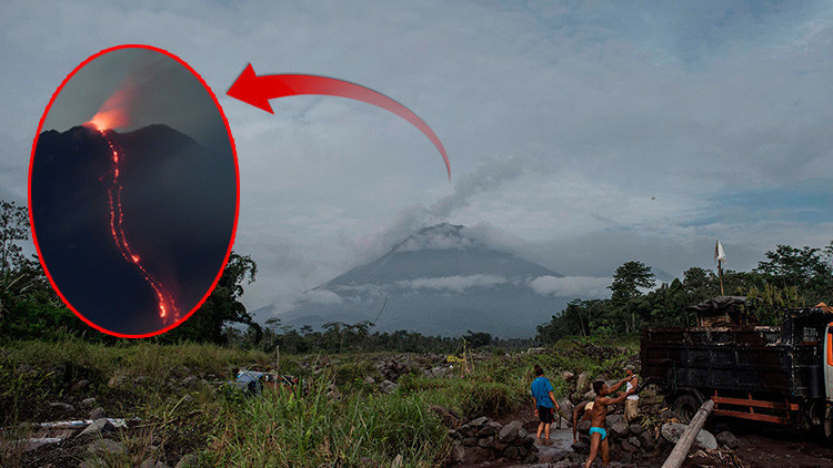 Endonezyadaki Merapi Yanadağı tekrar faaliyete geçti