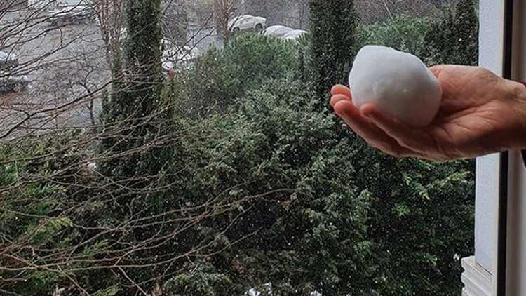 Bakan Selçuk’tan ‘kartopu’ paylaşımı