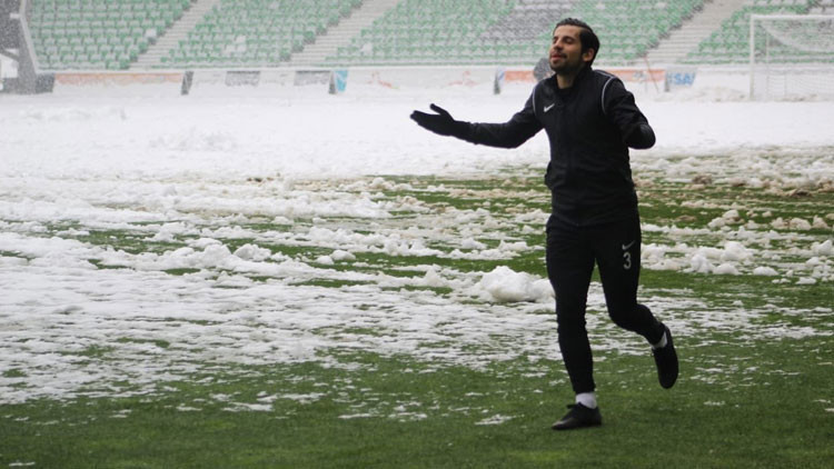 Sakaryaspor - Serik Belediyespor maçı yarına ertelendi