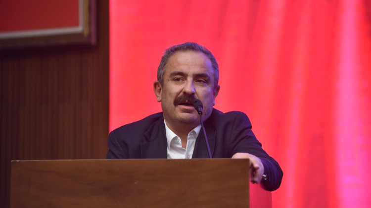 Basın mensubuna öncelik verilsin