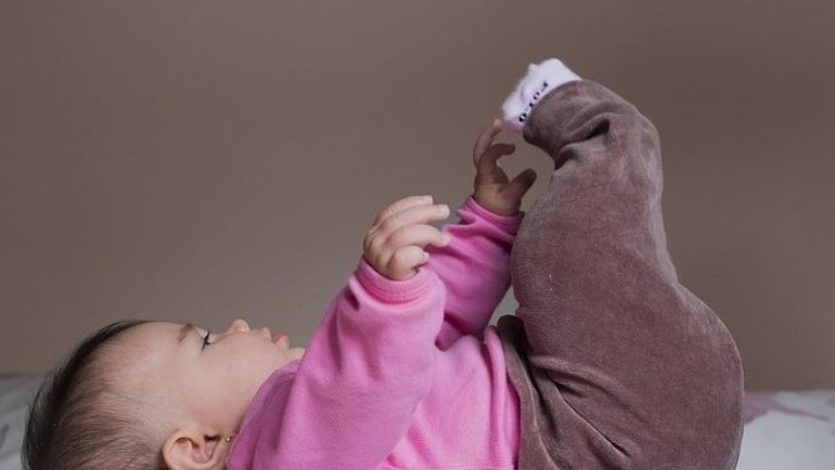 Angelman sendromu nedir Kontrolsüz gülmeye neden oluyor