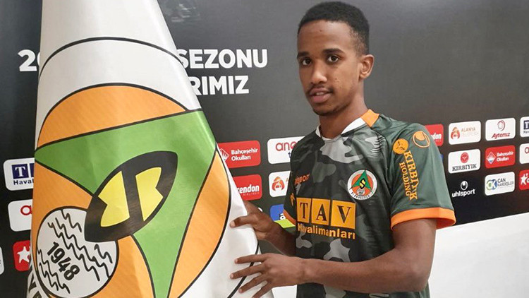 Aytemiz Alanyaspor, El Mami Tetahı transfer etti