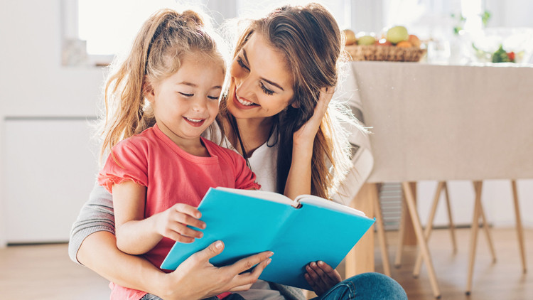 Çocuğun gelişim dönemine uygun kitap seçimi nasıl yapılır