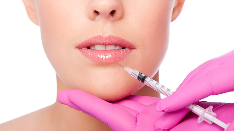 Çekici görünümün simgesi: Dolgun dudaklar