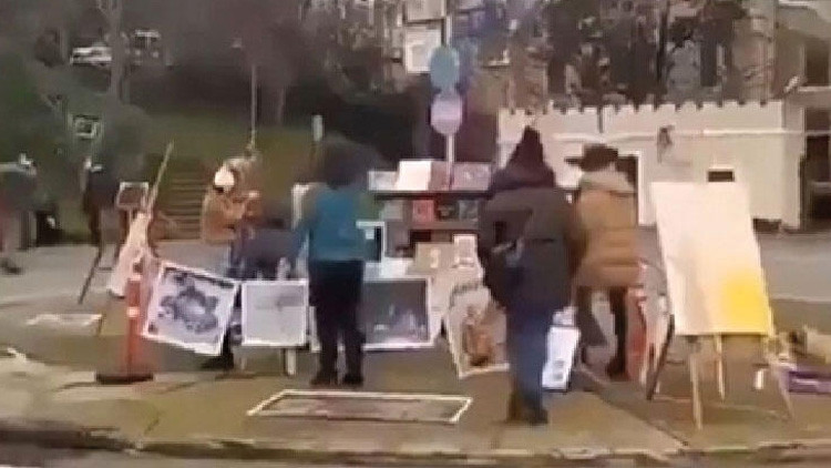 Son dakika: İstanbul Valiliği açıkladı Kabe fotoğrafını yere seren 5 kişi gözaltına alındı Son dakika: İstanbul Valiliği açıkladı Kabe fotoğrafını yere seren 5 kişi gözaltına alındı