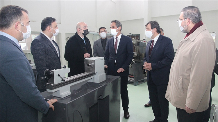 Okul ile sektör işbirlikleri geleceğin anahtarı olacak Okul ile sektör işbirlikleri geleceğin anahtarı olacak