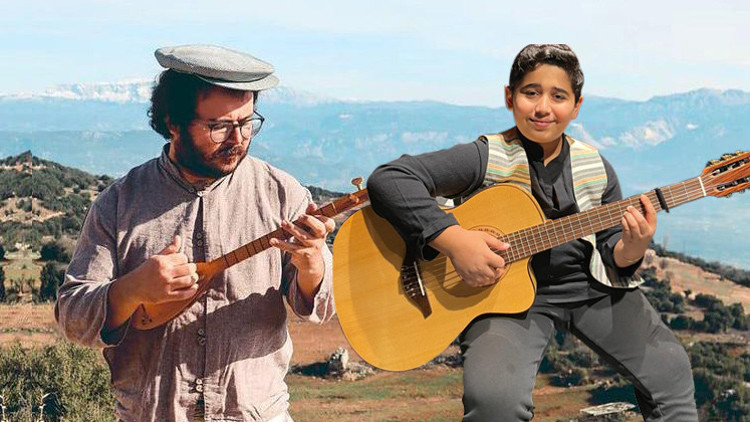 Biri türkü avcısı diğeri doğuştan müzisyen