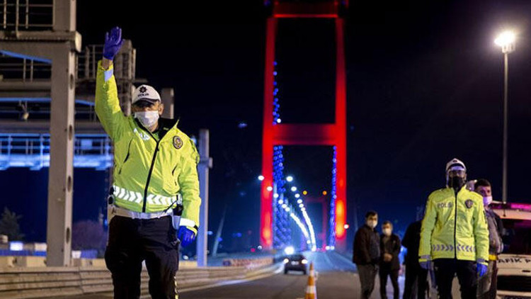Türkiye genelinde hafta sonu uygulanan sokağa çıkma kısıtlaması sona erdi