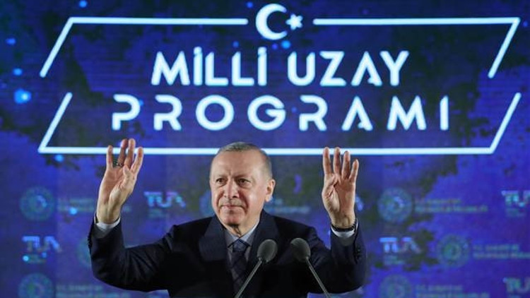 Ayı görmek istiyorsan gökyüzüne bak olayının sırrı çözüldü.. Erdoğan gündeme damga vuran olayı bu sözlerle açıkladı Ayı görmek istiyorsan gökyüzüne bak olayının sırrı çözüldü.. Erdoğan gündeme damga vuran olayı bu sözlerle açıkladı