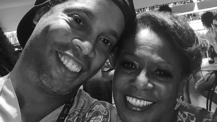 Son dakika: Ronaldinhonun annesi koronavirüs sebebiyle hayatını kaybetti Son dakika: Ronaldinhonun annesi koronavirüs sebebiyle hayatını kaybetti