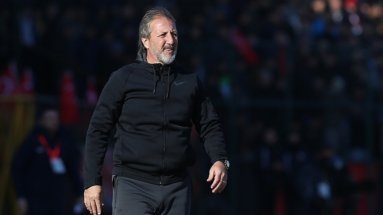 Tuzlasporda Taner Taşkın tekrar teknik direktörlüğe getirildi Tuzlasporda Taner Taşkın tekrar teknik direktörlüğe getirildi