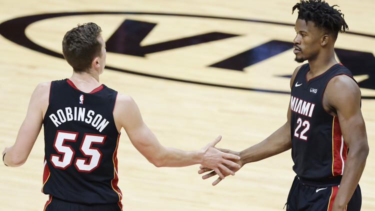 NBAde Gecenin Sonuçları: Miami Heat çıkışını sürdürdü, Utah Jazzı da yendiler NBAde Gecenin Sonuçları: Miami Heat çıkışını sürdürdü, Utah Jazzı da yendiler