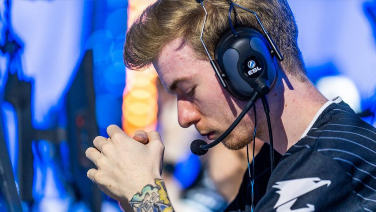 Pengu, Rainbow Six profesyonel sahnesinden emekliliğini duyurdu