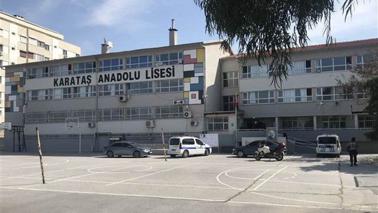 Derste kalp krizi geçiren beden eğitimi öğretmeni hayatını kaybetti