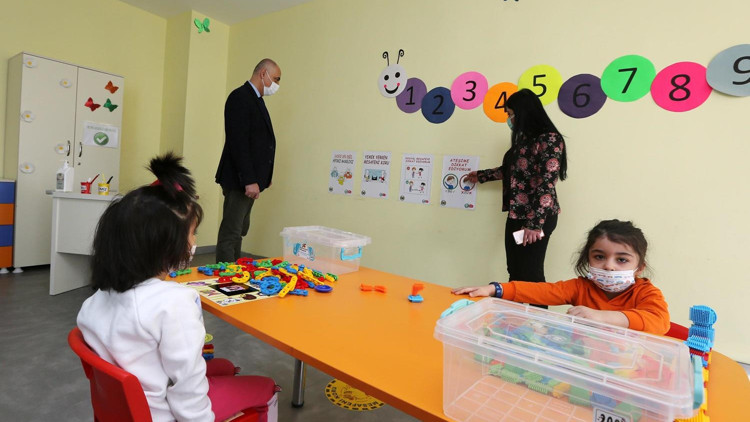 Yenimahalle’nin 10 kreşine Okulum Temiz Belgesi’