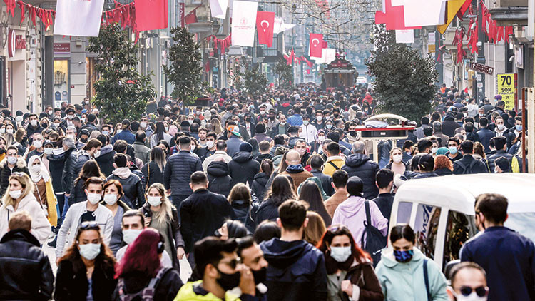 Uzmanlardan Koronavirüs uyarısı Pandemide 20 bin tahmini: Mayısta vakalar inişe geçecek