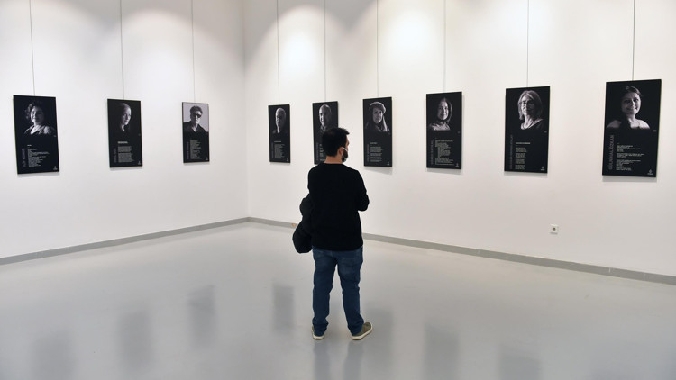 Fotoğraflarla şiirin yüzleri