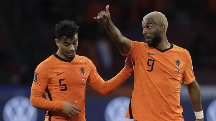 Stephanie Frappartın yönettiği maçı Hollanda 2 golle kazandı