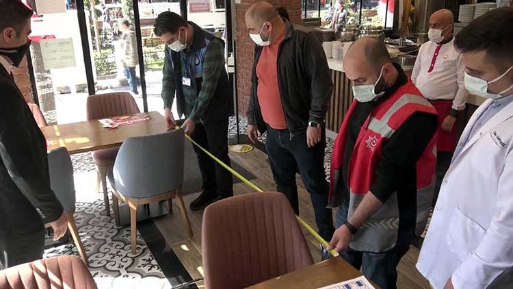 Avcılarda lokanta ve restoranlara koronavirüs denetimi Avcılarda lokanta ve restoranlara koronavirüs denetimi