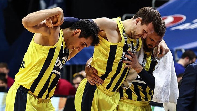 Son dakika: Fenerbahçeden Vesely ve De Colo açıklaması