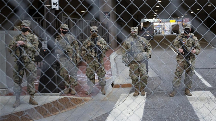 ABDde siyahi Floydun öldürülmesi davasının 8. gününde güç kullanma uzmanı dinlendi