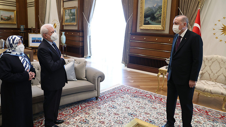 Cumhurbaşkanı Erdoğan, şehit Savcı Kirazın anne ve babasını kabul etti