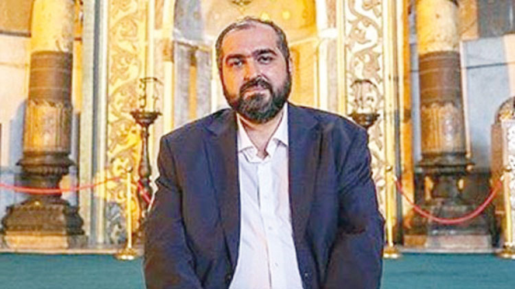 Ayasofya’nın başimamı görevinden ayrıldı Ayasofya’nın başimamı görevinden ayrıldı