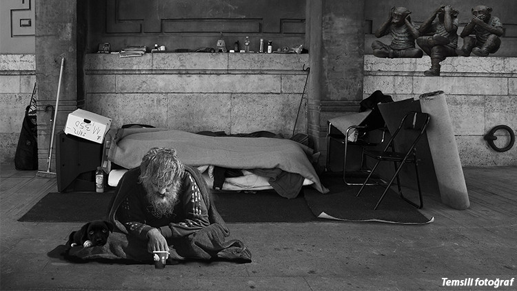 Kaliforniyada evsizleri zehirledi Utanmadan filme çekti Kaliforniyada evsizleri zehirledi Utanmadan filme çekti