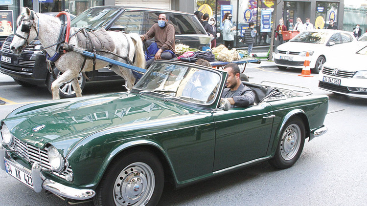 Öykü Çelik ve sevgilisi İsmail Berhanın zor anları Öykü Çelik ve sevgilisi İsmail Berhanın zor anları