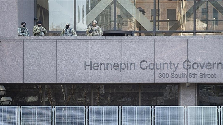 George Floyd davasının görüldüğü Minneapoliste güvenlik önlemleri artırıldı George Floyd davasının görüldüğü Minneapoliste güvenlik önlemleri artırıldı