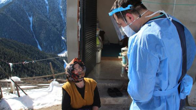 Prof. Dr. Özgümüş uyardı: Yoğun bakıma düşüşü ve ölümleri engelleyeceğini biliyoruz Prof. Dr. Özgümüş uyardı: Yoğun bakıma düşüşü ve ölümleri engelleyeceğini biliyoruz