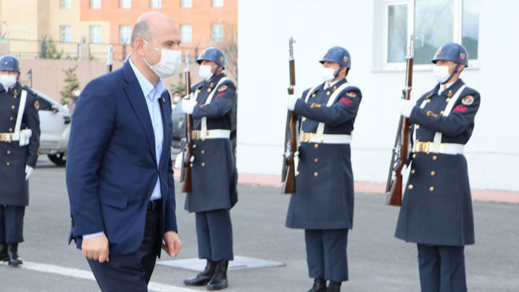 Bakan Soylu, Ağrıda bazı kurumları ziyaret etti