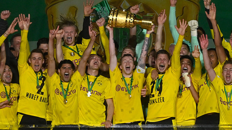 Almanya Kupasında şampiyon Borussia Dortmund Leipzigi farklı geçtiler
