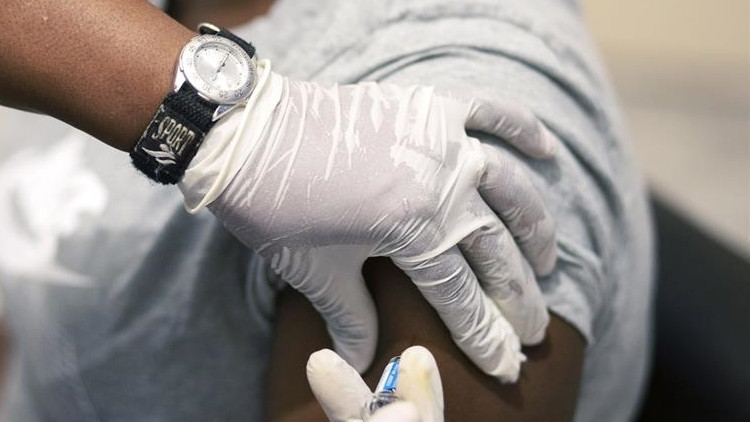 AB Kovid-19 aşısı için BioNTech-Pfizerla yeni sözleşme imzaladı