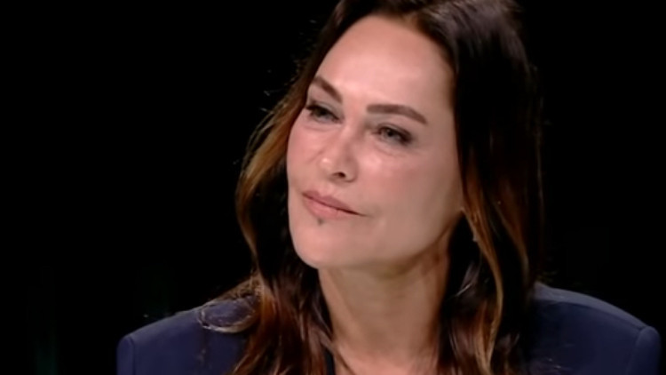 Hülya Avşar: Zenginlik kadar insanın başına gelebilecek kötü bir şey olamaz Hülya Avşar: Zenginlik kadar insanın başına gelebilecek kötü bir şey olamaz