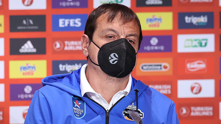 Anadolu Efes Başantrenörü Ergin Ataman: Larkin şampiyonluğu kazandıracak Anadolu Efes Başantrenörü Ergin Ataman: Larkin şampiyonluğu kazandıracak