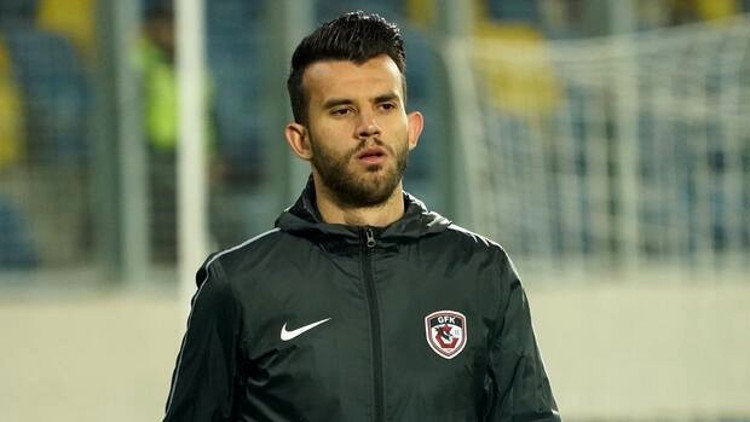Gaziantep FK, Güray Vural ile yollarını ayırdıklarını açıkladı Gaziantep FK, Güray Vural ile yollarını ayırdıklarını açıkladı