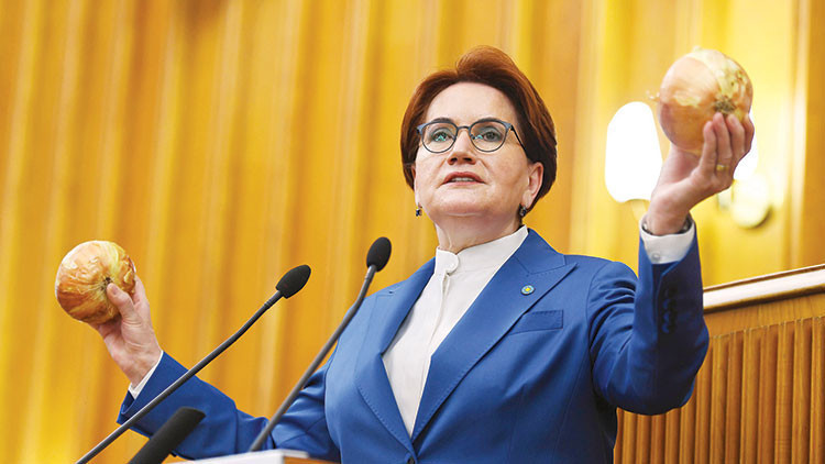 Atatürk’e lanet okuyana yazıklar olsun