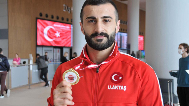 Milli karateci Uğur Aktaş, Tokyo Olimpiyat Oyunlarında tarihe geçmek istiyor Milli karateci Uğur Aktaş, Tokyo Olimpiyat Oyunlarında tarihe geçmek istiyor