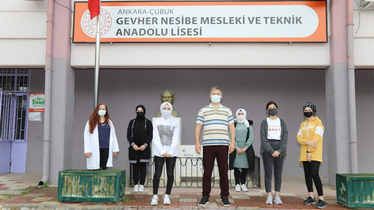 Tonlarca atık kitaba dönüştü Tonlarca atık kitaba dönüştü