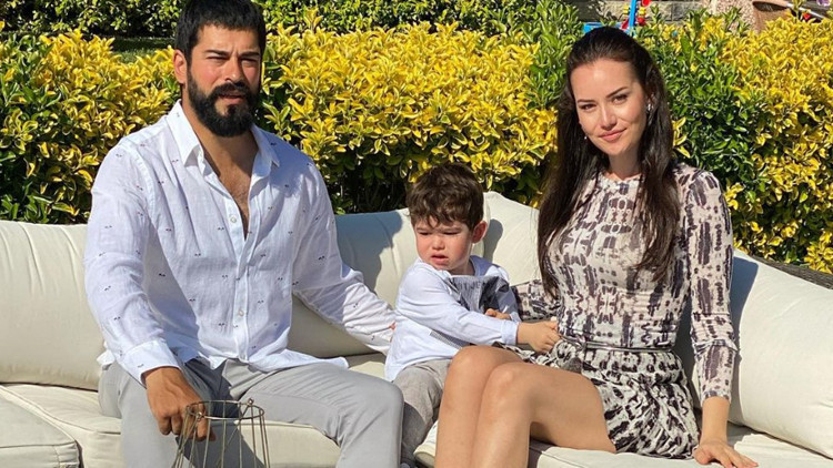 Burak Özçivitten Fahriye Evcene doğum günü mesajı: Nice mutlu senelere güzel eşim Burak Özçivitten Fahriye Evcene doğum günü mesajı: Nice mutlu senelere güzel eşim