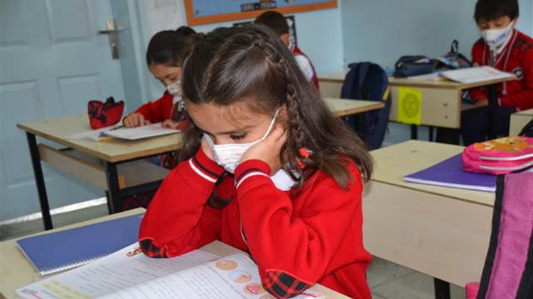 Son dakika... Milli Eğitim Bakanlığından karne ve telafi eğitimi açıklaması Son dakika... Milli Eğitim Bakanlığından karne ve telafi eğitimi açıklaması