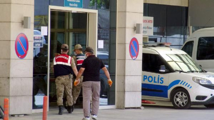 Siirtte 2 kişinin öldüğü çatışma sonrası kaçan 108 kaçak göçmen yakalandı Siirtte 2 kişinin öldüğü çatışma sonrası kaçan 108 kaçak göçmen yakalandı