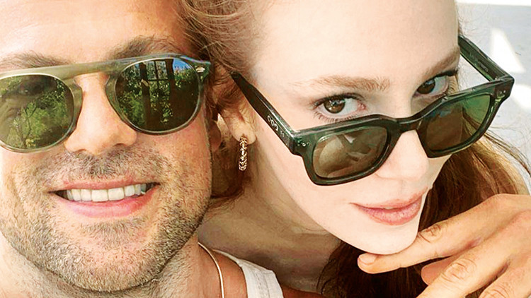 Elçin Sangu ile Cüneyt Akeroğlundan kavuşma pozu